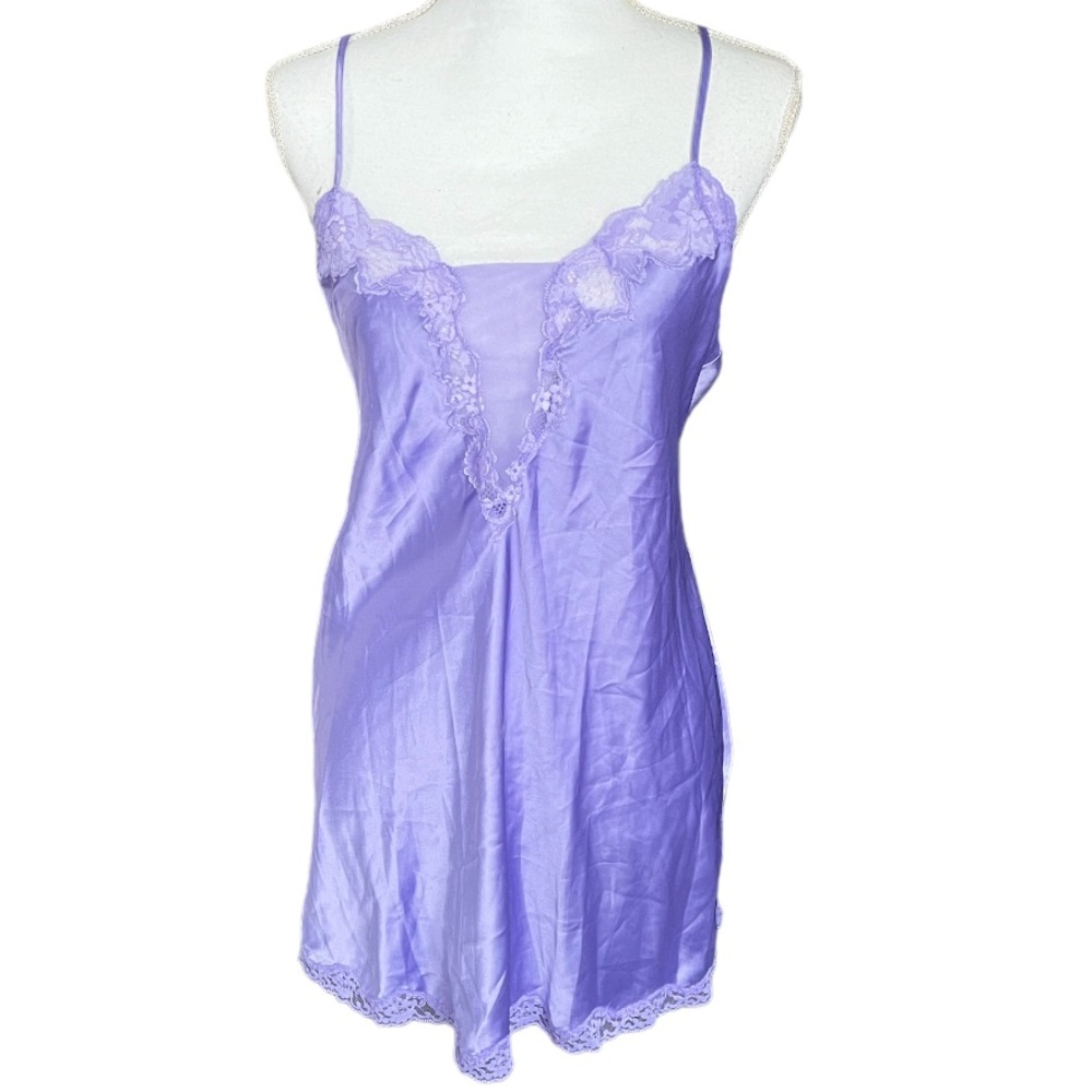 Victorias Secret Vintage Purple Lilac Satin Silky Chemise NWT Med Lace Lingerie